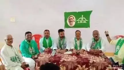 देवघर: भोगनाडीह कांड को लेकर झामुमो के जिलाध्यक्ष संजय कुमार शर्मा ने नटराज बिहार में की प्रेस कॉन्फ्रेंस