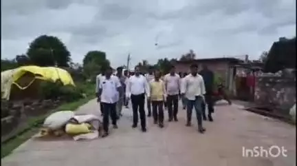 భూపాలపల్లి: అర్హులైన పేదలందరికీ ఇందిరమ్మ ఇళ్లు అందిస్తాం: కొత్తపల్లిలో జిల్లా కలెక్టర్ రాహుల్ శర్మ