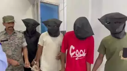 गिरिडीह: साइबर अपराध के मामले में गिरिडीह पुलिस ने 4 अपराधियों को किया गिरफ्तार, डीएसपी आबिद खां ने दी जानकारी