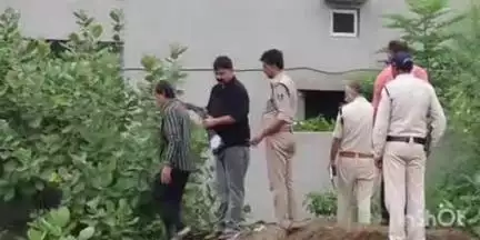 सोहागपुर: वार्ड क्रमांक 23 में बुजुर्ग ने खुद को अपनी बंदूक से मारी गोली, पुलिस मौके पर, मर्ग कायम