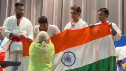 झालरापाटन: झालावाड़ जिले के CRPF जवान दिलीप ने अमेरिका में कराटे प्रतियोगिता में जीता स्वर्ण पदक, सांसद दुष्यंत ने दी बधाई