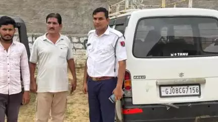 सांचोर: सांचौर में ट्रैफिक पुलिस की सख़्ती, 3 बड़ी गाड़ियां जब्त, ब्लैक फिल्म और नो पार्किंग पर भी की गई कार्रवाई