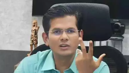 వచ్చే నెలాఖరు నాటికి హోం స్టేల నిర్మాణాలు పూర్తి చేయండి..పాడేరులో జిల్లా కలెక్టర్ ఏఎస్ దినేష్ కుమార్