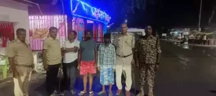 कटिहार जिला के मनिहारी थाना पुलिस द्वारा 03 NBW के वारंटी अभियुक्त को किया गया गिरफ्तार I