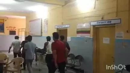 अलीगंज: मैनपुरी रोड स्थित गोपाल साइकिल स्टोर के पास बाइक सवार की आमने-सामने छोटा हाथी से भिड़ंत