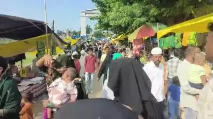 भरथना: बकेवर कर्बाखेड़ा कीरतपुर में प्रतिवर्ष लगने वाले वायसी मेले में श्रद्धालुओं का हुजूम जुटा