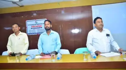 ପାରଳାଖେମୁଣ୍ଡି: ଜିଲ୍ଲାପାଳଙ୍କ କାର୍ଯ୍ୟଳୟ ସମ୍ମିଳନୀ କକ୍ଷ ଠାରେ ଜାତୀୟ   ସ୍ତରୀୟ  ବୁଥ ଅଧିକାରୀଙ୍କ ପାଇଁ ତାଲିମ କାର୍ଯ୍ୟକ୍ରମ ଅନୁଷ୍ଠିତ