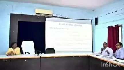 धमतरी: धमतरी जनपद पंचायत कार्यालय में मतदाता सूची के विशेष पुनरीक्षण हेतु बीएलओ को दिया गया प्रशिक्षण