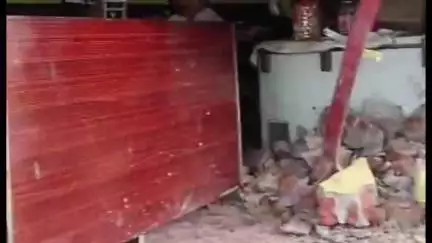 पन्ना: सुनवानी में नशे में धुत कार चालक का तांडव, अनियंत्रित कार किराना दुकान में घुसी, युवक गंभीर रूप से घायल
