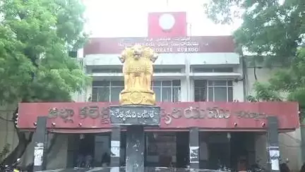 కర్నూలు: తల్లికి వందనం పథకం ఇప్పించండి: కర్నూలు లో ఆందోళన వ్యక్తం చేస్తున్న తల్లిదండ్రులు
