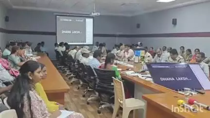 పక్కా గృహ నిర్మాణాల లక్ష్యాలపై గృహ నిర్మాణ శాఖ అధికారులు దృష్టి సారించాలి: కలెక్టర్ వెంకట మురళి