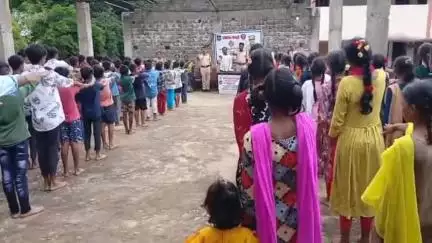 సిర్పూర్ టి: మదకద్రవ్యాలు జీవితాన్ని నాశనం చేస్తాయి, అరకగూడా పాఠశాలలో విద్యార్థులకు అవగాహన కల్పించిన పోలీసులు