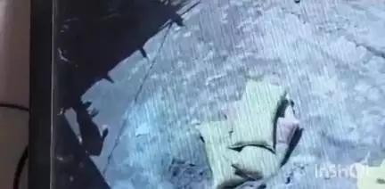 धामपुर: गांव खानपुर में शराब की दुकान पर कुछ लोगों ने सेल्समैन को लाठी-डंडों से पीटा, घटना CCTV में कैद