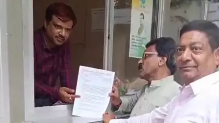झांसी: बुंदेलखंड निर्माण मोर्चा ने बिजली निजीकरण का किया विरोध, मुख्यमंत्री और ऊर्जा मंत्री को लखनऊ में सौंपा ज्ञापन