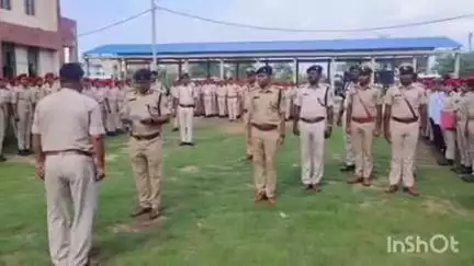 आरा: पुलिस उप-महानिरीक्षक शाहाबाद क्षेत्र और भोजपुर SP ने न्यू पुलिस केंद्र, भोजपुर आरा का किया निरीक्षण