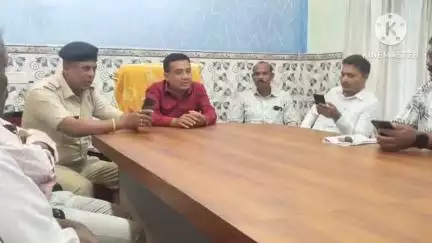 ফলতা: মহরমের কথা মাথায় রেখে বঙ্গনগর দু'নম্বর পঞ্চায়েতে প্রশাসনিক আধিকারিকদের সঙ্গে নিয়ে একটি প্রশাসনিক বৈঠক করা হয়।