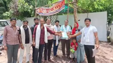 बड़ा मलेहरा: गेहूं खरीदकर व्यापारी फरार, ₹30 लाख की बकाया राशि के लिए किसानों ने एसपी से लगाई गुहार