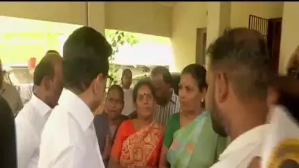 மயிலாப்பூர்: ராமசாமி சாலையில் வீடு வீடாக சென்று பிரச்சாரம் மேற்கொண்ட முதலமைச்சர் ஸ்டாலின்