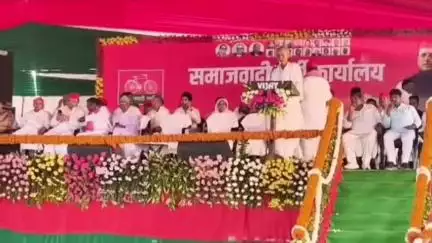 आज़मगढ़: सपा सुप्रीमो अखिलेश यादव ने गृह प्रवेश व कार्यालय के उद्घाटन के बाद कहा, गोरखपुर-वाराणसी की तर्ज पर चमकेगा आजमगढ़
