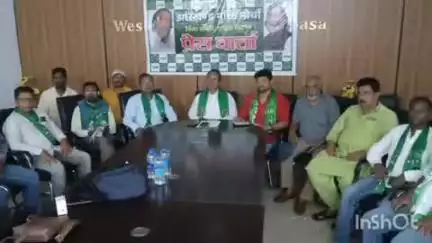 चाईबासा: झारखंड मुक्ति मोर्चा ने भाजपा पर हेमंत सोरेन को बदनाम करने का आरोप लगाया