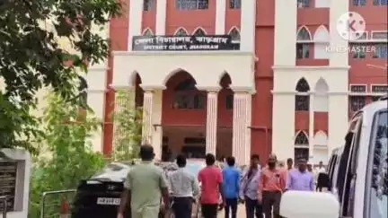 ঝাড়গ্রাম: নয়াগ্রামের বিভিন্ন স্বাস্থ্যকেন্দ্রে চুরির ঘটনায় খড়িকা থেকে ধৃত 1, 2 দিনের পুলিশ হেপাজতের নির্দেশ আদালতের