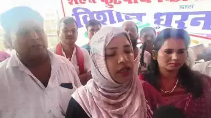 बेगूसराय: बेगूसराय में फुटपाथ दुकानदार के समर्थन में उतरीं वार्ड पार्षद डॉ शगुफ्ता, इस दौरान उन्होंने कहीं ये बड़ी बात
