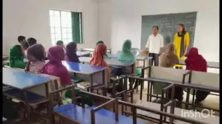 उधवा: उत्क्रमित मध्य विद्यालय पतौड़ा में बाल विवाह को लेकर छात्र-छात्राओं को किया गया जागरूक