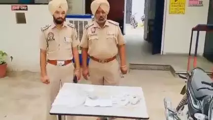 ਫਰੀਦਕੋਟ: ਫਿਰੋਜ਼ਪੁਰ ਰੋਡ ਤੋਂ 100 ਗ੍ਰਾਮ ਹੈਰੋਇਨ ਅਤੇ 12 ਹਜਾਰ ਦੀ ਡਰੱਗ ਮਨੀ ਸਮੇਤ ਮੋਟਰ ਸਾਈਕਲ ਸਵਾਰ ਦੋ ਨੌਜਵਾਨ ਗ੍ਰਿਫਤਾਰ