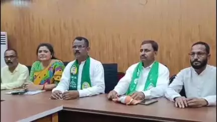 धनबाद/केंदुआडीह: झारखंड मुक्ति मोर्चा ने धनबाद सर्किट हाउस में प्रेस वार्ता की, भाजपा पर आरोप लगाया