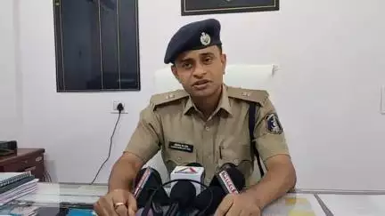 कोंडागांव: पल्ली गांव में छेड़छाड़ की घटना के बाद कोंडागांव पुलिस ने 74 अवैध बाहरी लोगों पर की कार्रवाई: कौशलेंद्र देव पटेल, ASP