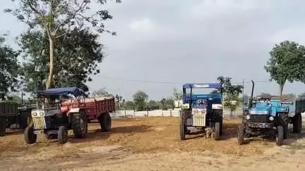 तुमसर: सिंदपुरी येथे रेतीचे तुरटी वाहतूक करणारा ट्रॅक्टर सिहोरा पोलिसांच्या ताब्यात,५ लाख ५६ हजार रुपयांचा मुद्देमाल जप्त