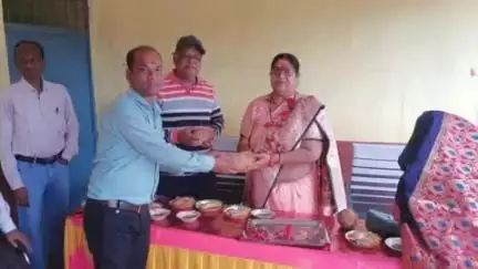 जबेरा: शासकीय कन्या माध्यमिक शाला जबेरा में शिक्षिका दिनेश चौहान का सेवानिवृत्ति विदाई समारोह आयोजित