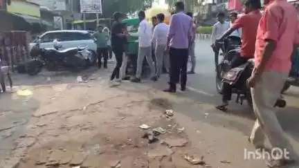 एटा: दो अलग-अलग जगह पर आपसी विवाद के चलते हुई मारपीट और गाली-गलौज, वीडियो सोशल मीडिया पर आए सामने