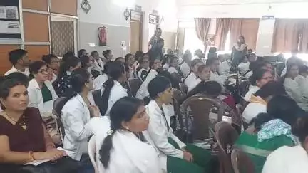 आमला: सिविल अस्पताल आमला में बैतूल CMHO का औचक निरीक्षण, स्वास्थ्य कर्मियों की ली समीक्षा बैठक