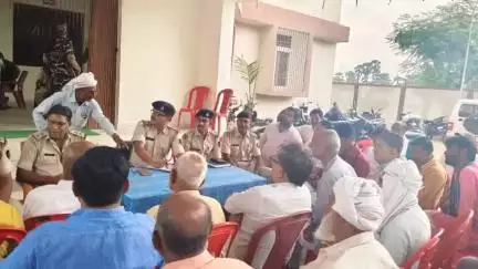 बेलागंज: मुहर्रम पर्व को लेकर बेलागंज एवं चाकन्द थाना परिसर में शांति समिति की बैठक हुई