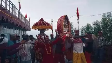 निहरी: द्रौड़ाधार स्थित विख्यात शक्तिपीठ माता चामुंडा हाटेशवरी मंदिर में तीन दिवसीय वार्षिक मेले का समापन
