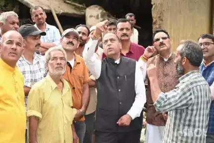 बल्ह: बस्सी क्षेत्र में आपदा से हुई तबाही, पूर्व मुख्यमंत्री जयराम ठाकुर ने लिया नुकसान का जायजा