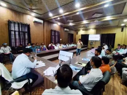 डीग: पंचायत समिति सभागार डीग में बीएलओ एवं सुपरवाइजर का एक दिवसीय प्रशिक्षण संपन्न हुआ