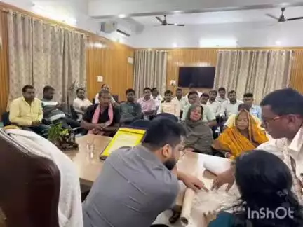शिवहर: शहर में बिजली की समस्या को लेकर वार्ड पार्षद के साथ नगर सभापति ने की बैठक
