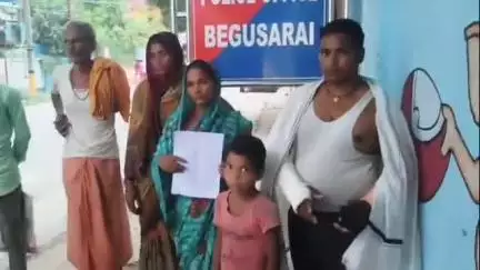 बेगूसराय: मुखिया ने घर में घुसकर परिवार को पीटा, SP से लगाई न्याय की गुहार