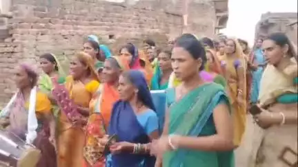 शेखपुरा: जिले के सभी प्रखंडों में विशेष गहन पुनरीक्षण अभियान के तहत ढोल बजाकर निकाली गई जागरूकता रैली, कई पदाधिकारी शामिल