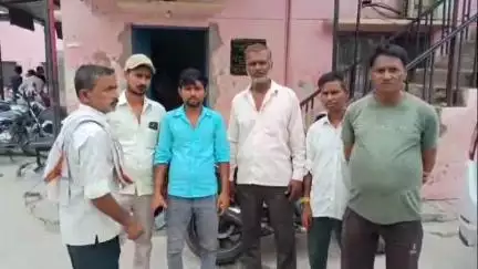 बरेली: बिथरी चैनपुर में ट्रक की टक्कर से भतीजे की हुई मौत, चाचा घायल