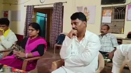 नोखा: नगर परिषद नोखा के बस स्टैंड स्थित पाठक कॉम्प्लेक्स में जन सुराज पार्टी की बैठक की गई आयोजित