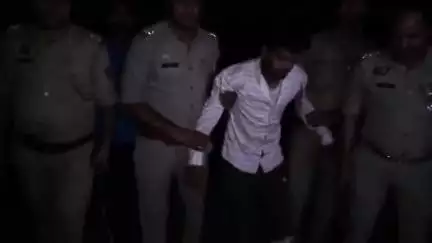 बड़ौत: गैड़बरा में लूट के 3 आरोपी मुठभेड़ के बाद धनौरा टीकरी तिराहा से गिरफ्तार, 1 आरोपी घायल, अवैध पौनिया व ई-रिक्शा बरामद