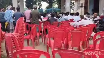 फलका: फलका थाना परिसर में मोहर्रम पर्व को शांतिपूर्ण ढंग से संपन्न कराने के लिए शांति समिति की बैठक आयोजित