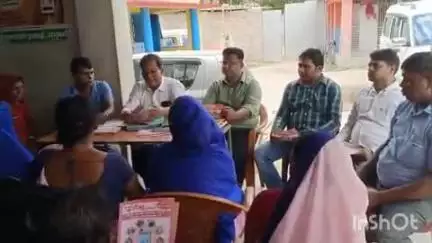मधेपुर: मधेपुर पीएचसी में डेंगू से बचाव के लिए आशा व स्वास्थ्यकर्मियों का प्रशिक्षण आयोजित