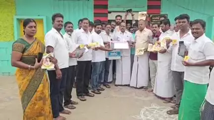 உத்திரமேரூர்: சாலவாக்கம் ஊராட்சியில் 'ஓரணியில் தமிழ்நாடு' பரப்புரையை வீடு வீடாக சென்று துவக்கி வைத்த எம்எல்ஏ க.சுந்தர்