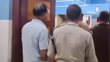 വടകര: വടകരയിൽ സ്ത്രീയെയും കുഞ്ഞിനെയും തട്ടിക്കൊണ്ടുപോകാൻ ശ്രമിച്ച ഓട്ടോ ഡ്രൈവർ പിടിയിൽ