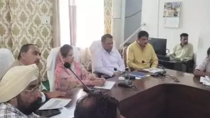 देवास नगर: देवास विकास योजना 2041 (प्रारूप) तैयार करने के संबंध में कलेक्टर कार्यालय में जिला समिति की बैठक आयोजित