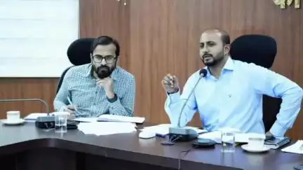 कोडरमा: उपायुक्त ने आकांक्षी प्रखंडों की योजनाओं की समीक्षा बैठक में योजनाओं की प्रगति पर गंभीरता जताई